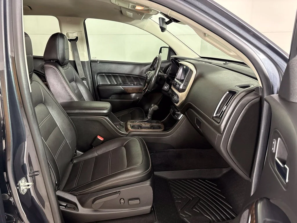 Certified Used 2021 HUNTER METALLIC GMC 4WD Denali image 19