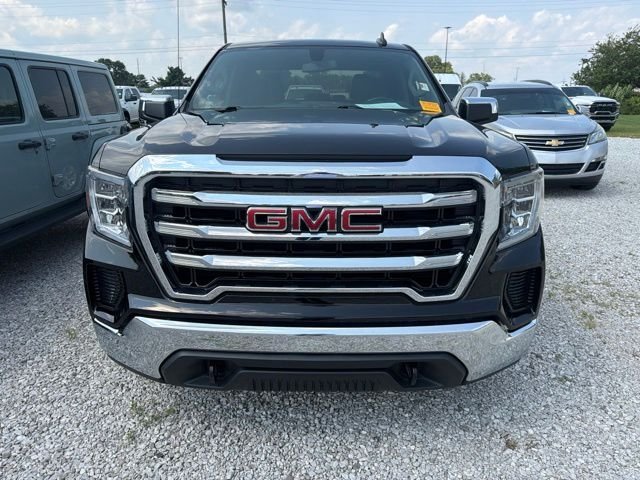 Used 2021 Black GMC SLE image 9