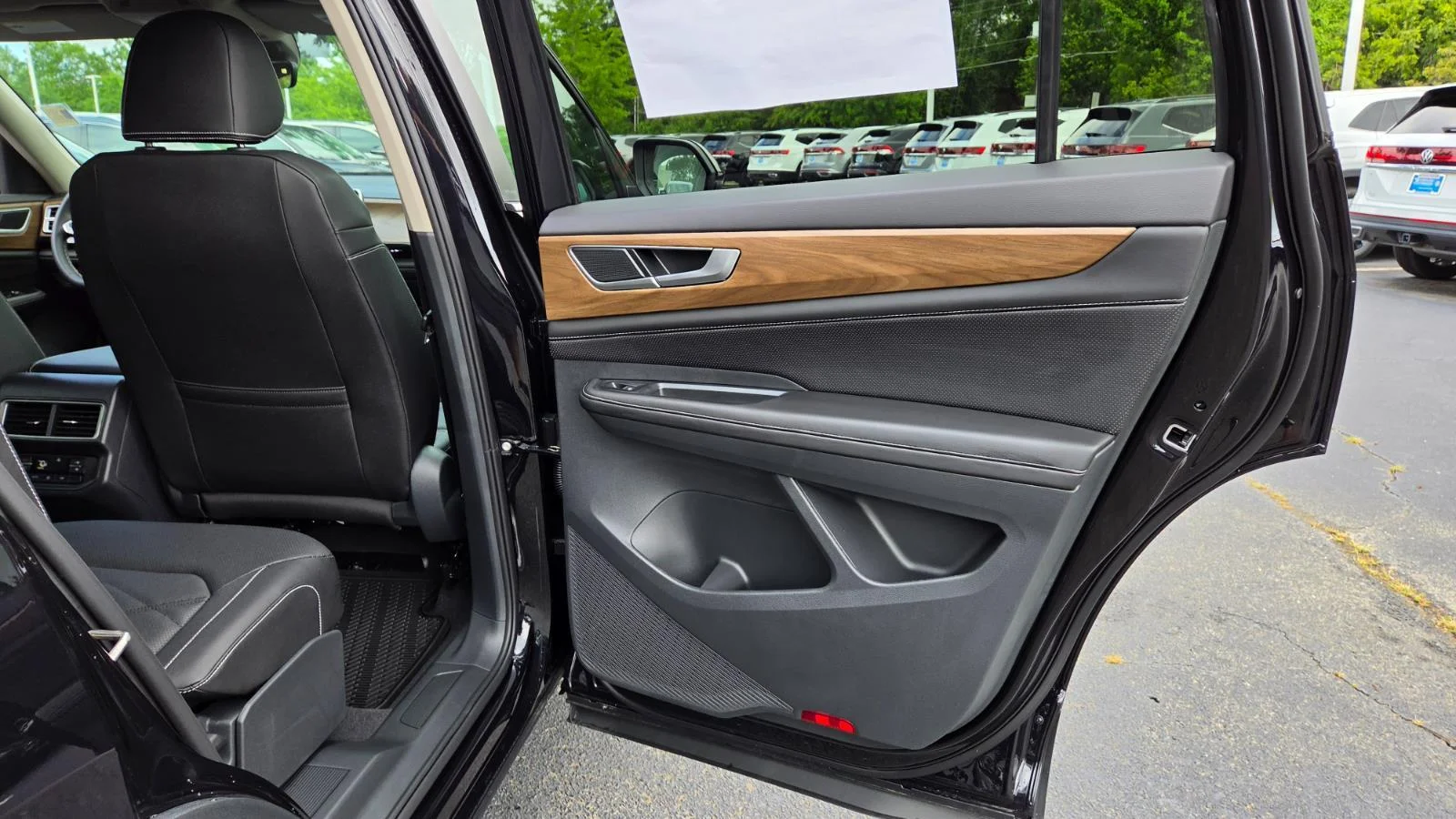 New 2026 Deep Black Pearl Volkswagen 2.0T SE image 57