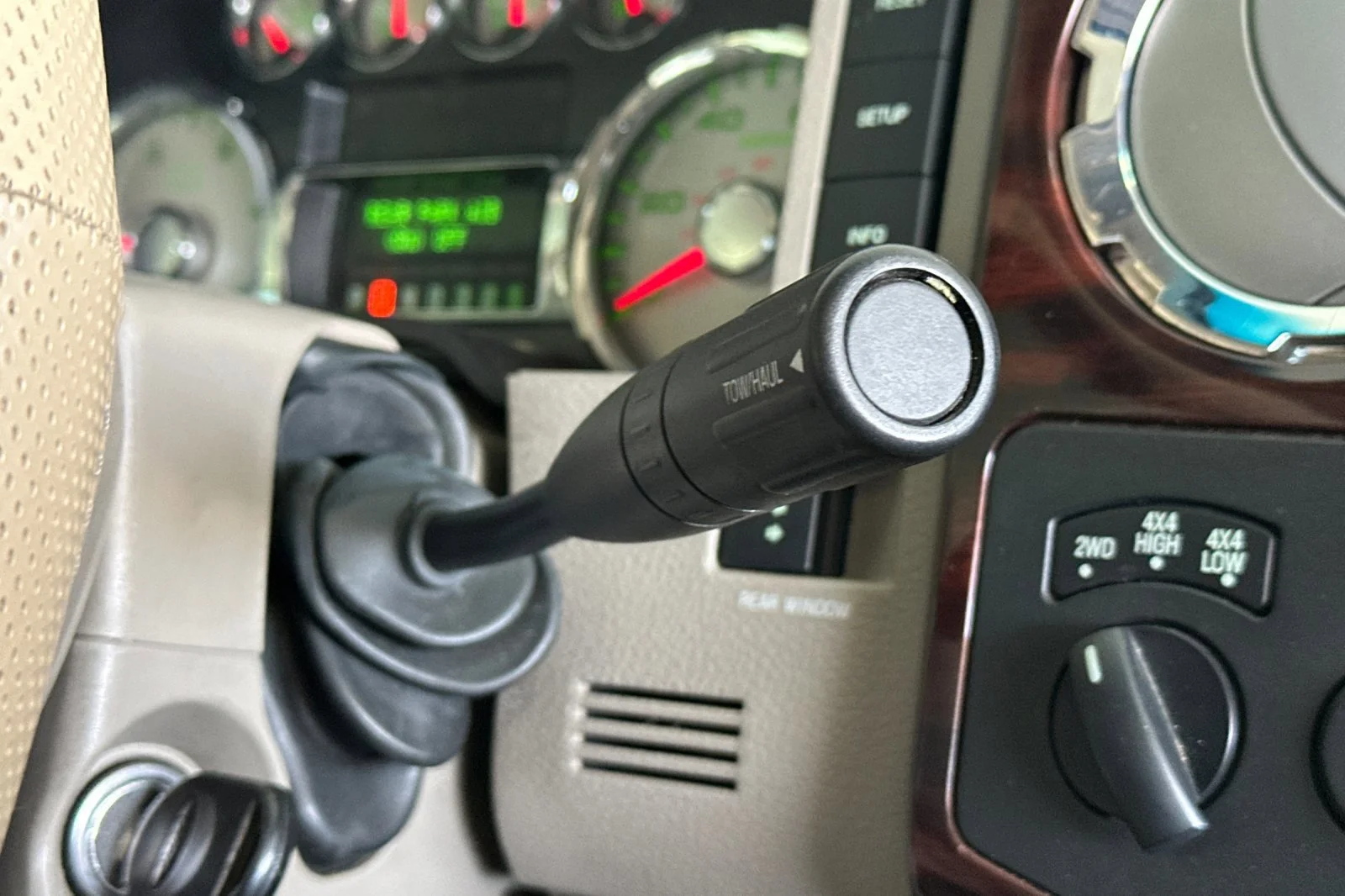 Used 2010 White Ford  image 21