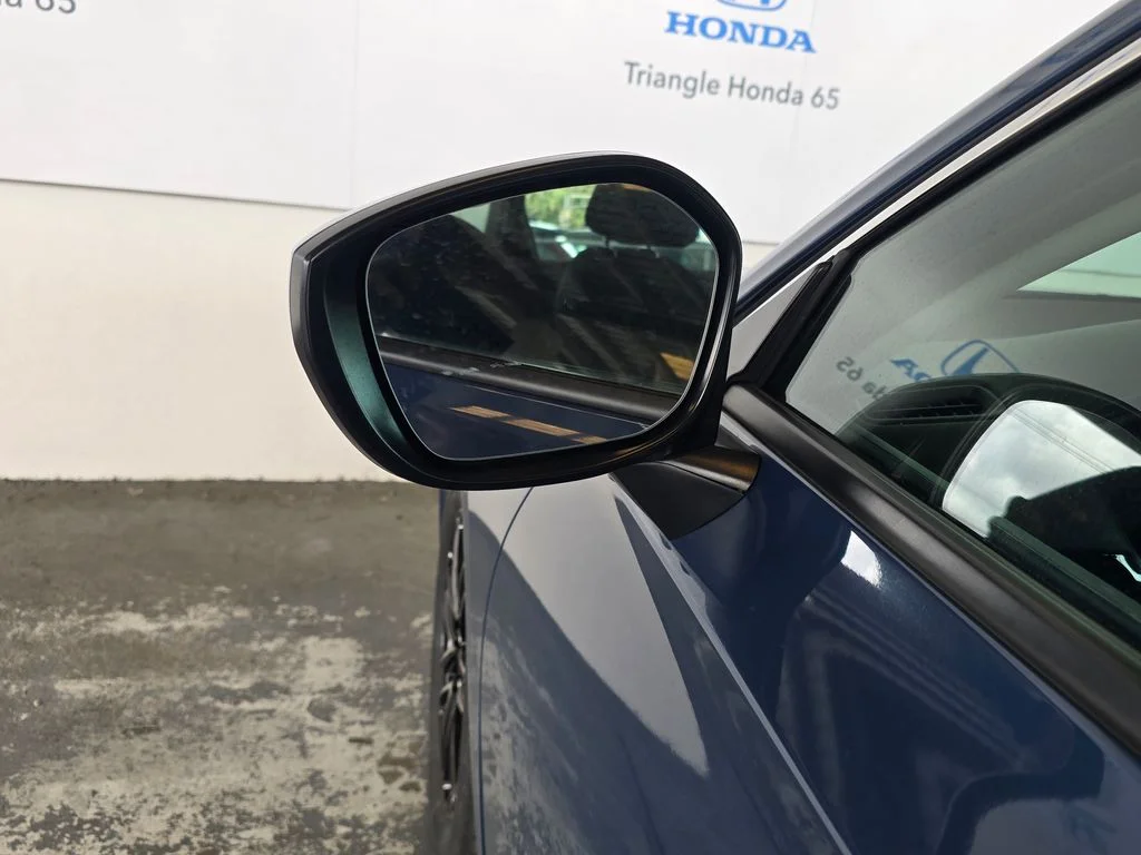 Used 2025 Red Honda LX image 32