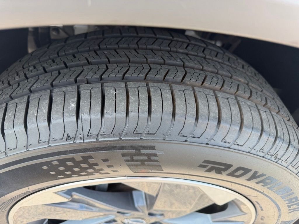 Used 2024 Silver Nissan SV image 7
