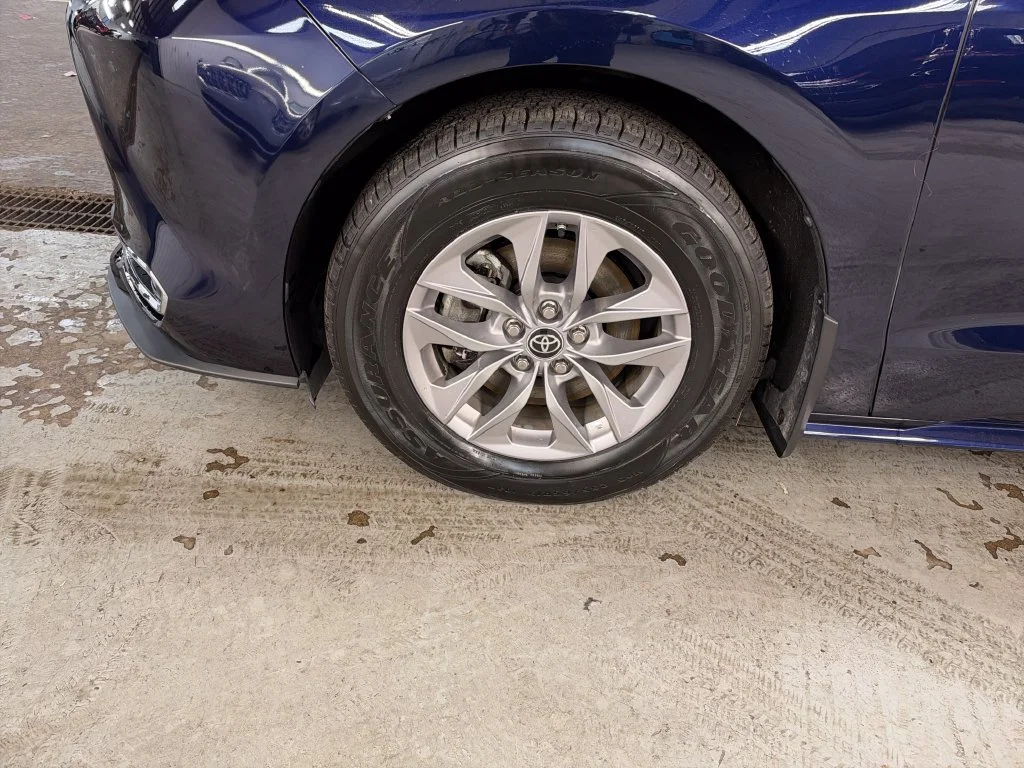 Certified Used 2022  Toyota XLE image 10
