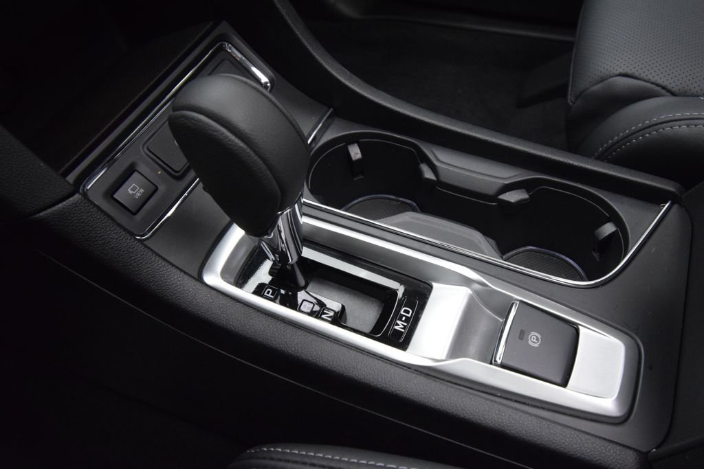 Used 2025 Crystal White Pearl Subaru Limited image 28