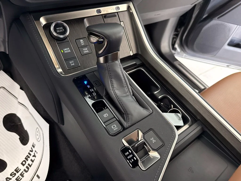 Used 2025 Silver Lexus 550 Luxury+ image 20