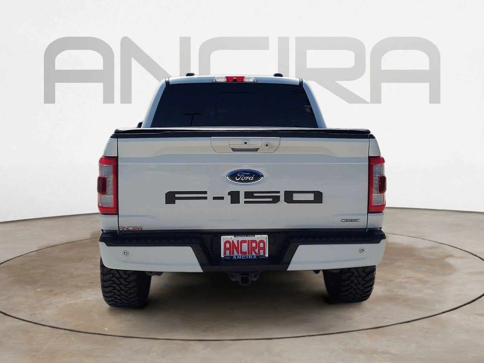 Used 2022 White Metallic Ford LARIAT image 9