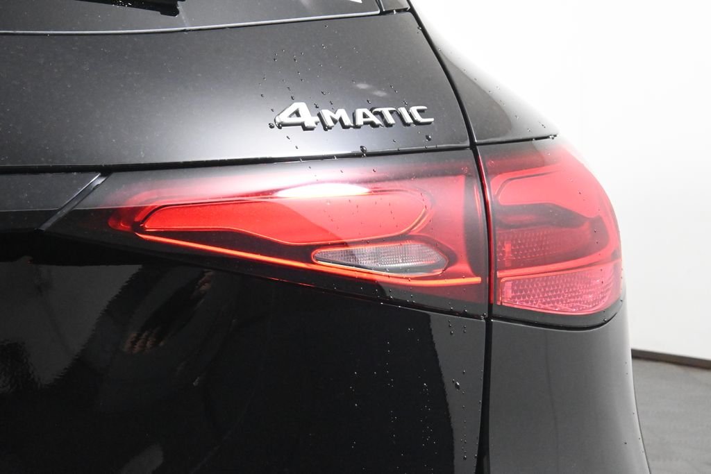 Used 2026 Black Mercedes-Benz GLC 300 image 13