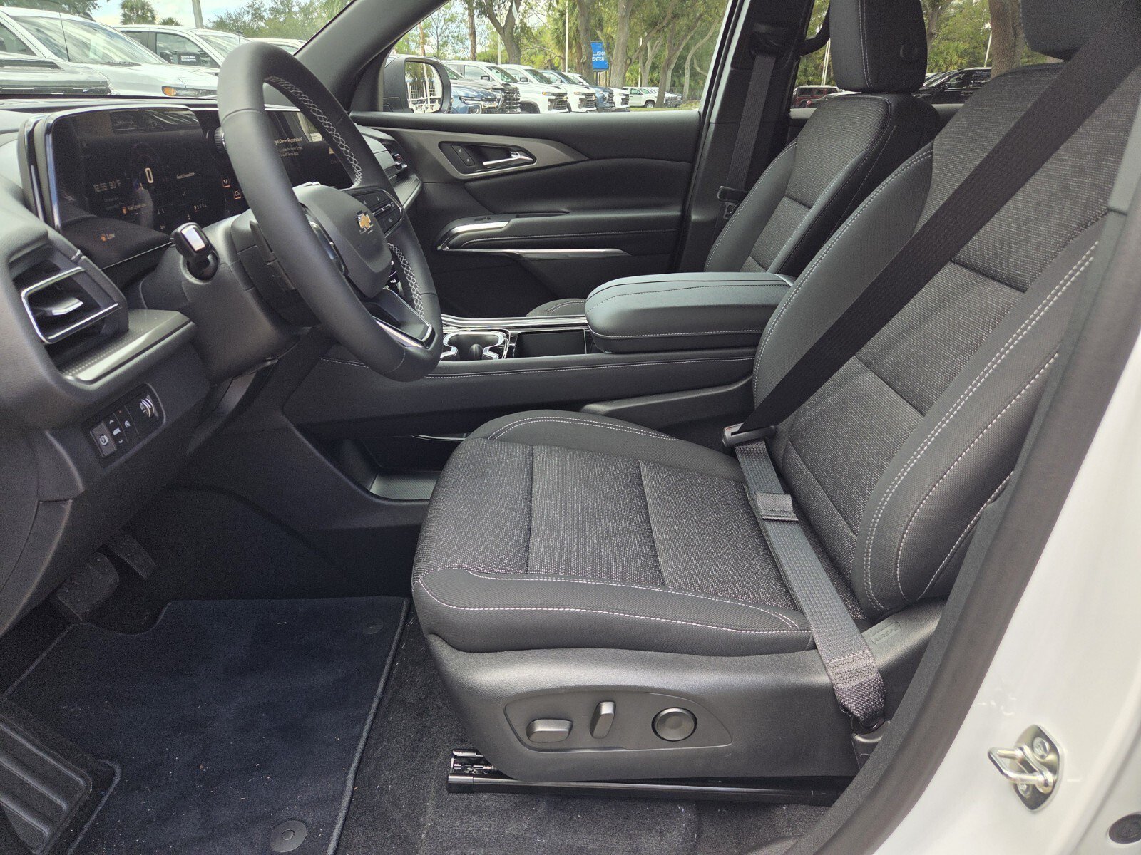 2027 Chevrolet Traverse LT - Photo 23