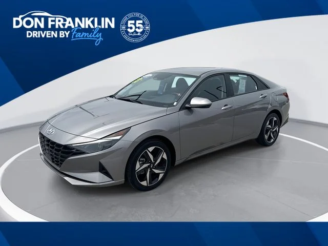 Used 2023 Silver Hyundai SEL image 1