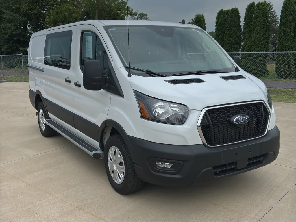 Used 2025 Oxford White Ford Base image 6