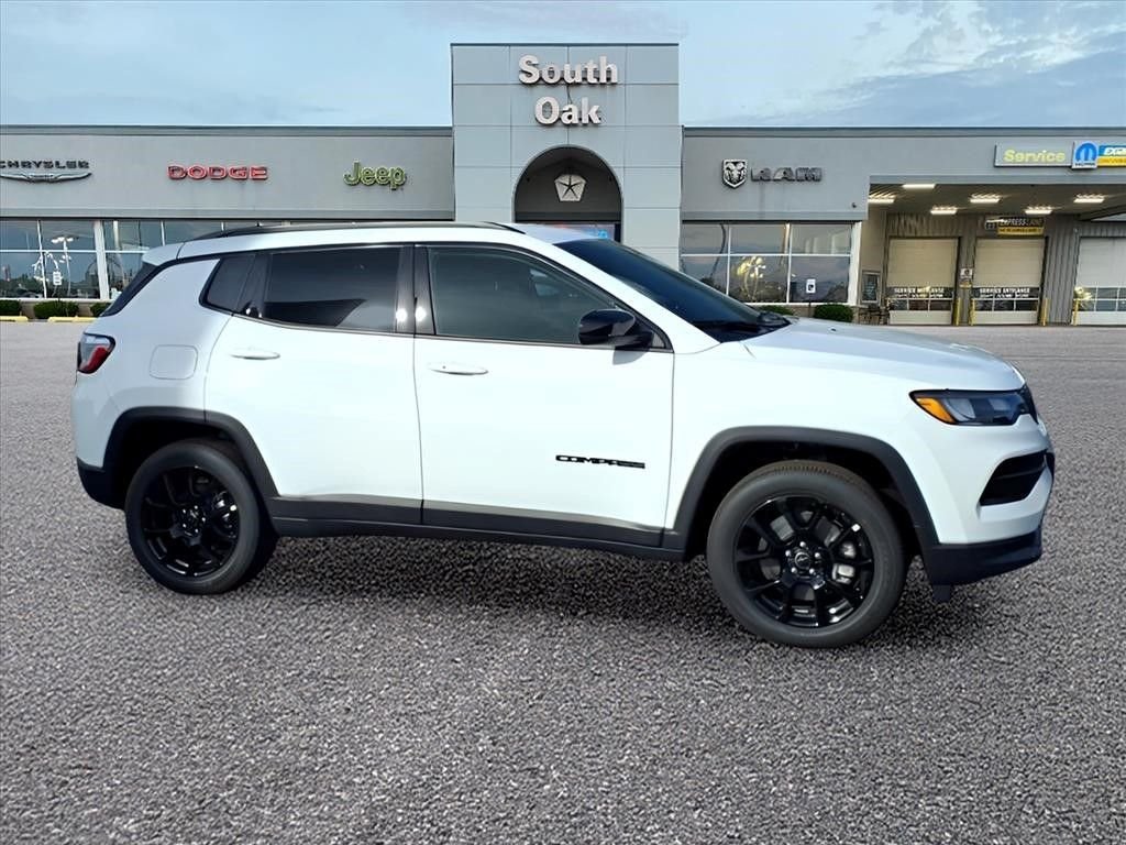 New 2026 Bright White Clearcoat Jeep Latitude image 2