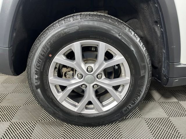Used 2022 White Jeep Limited image 12