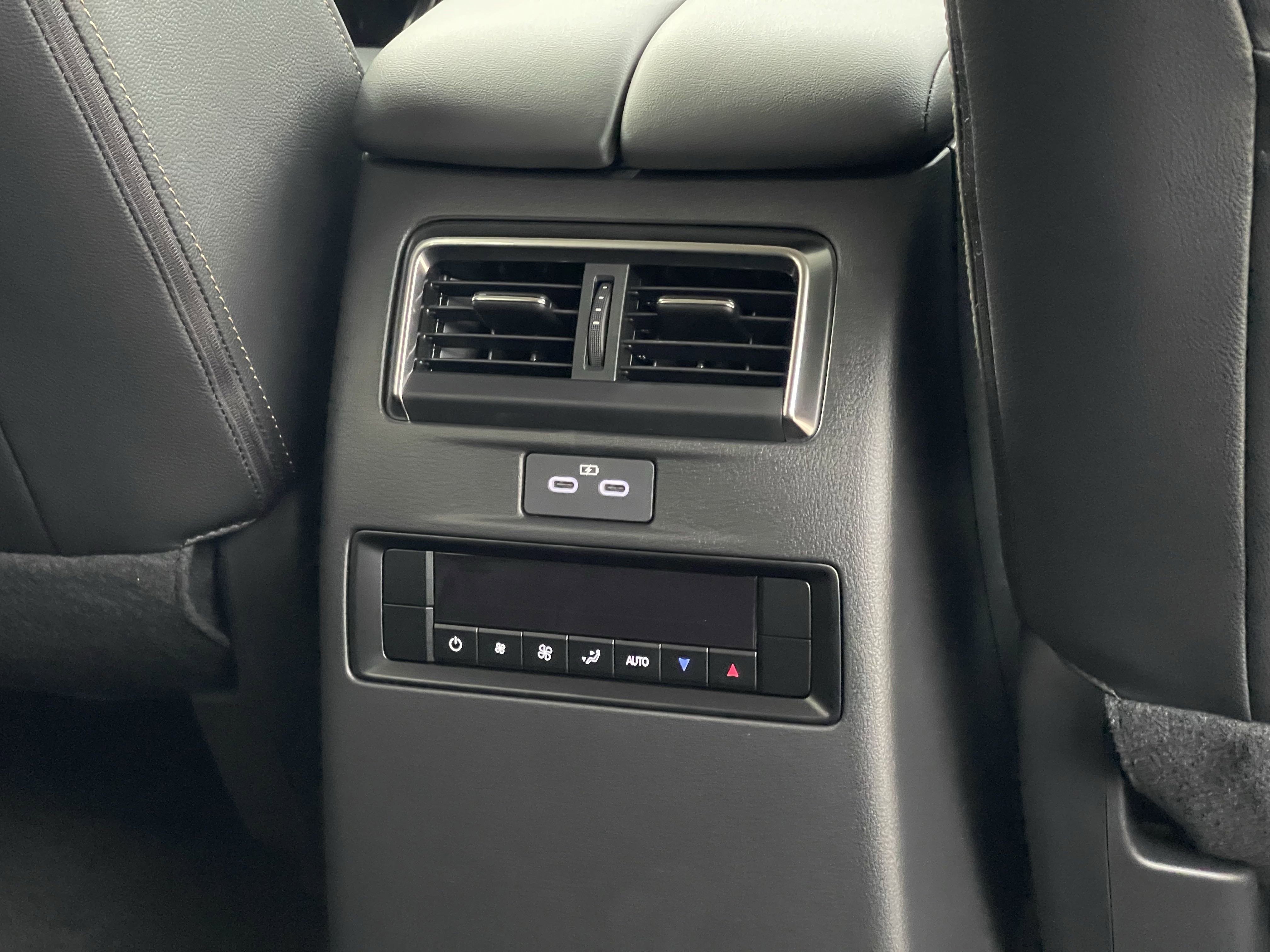 2025 Mazda CX-90 Preferred Package - Photo 11