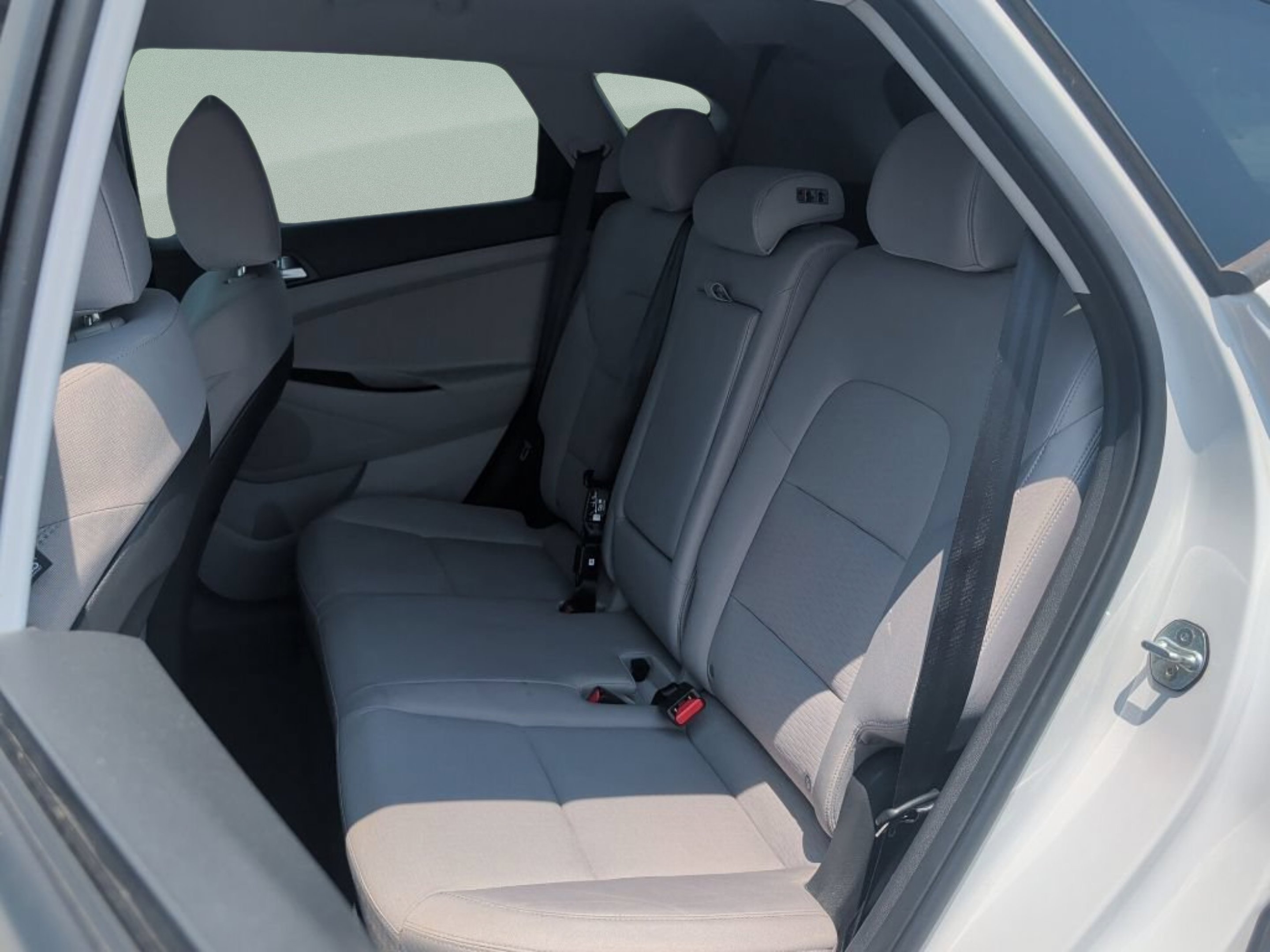 Used 2020 Winter White Hyundai Value image 35