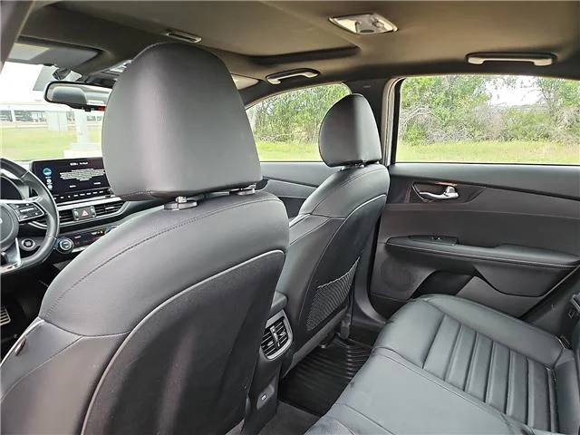 Used 2024 Snow White Pearl KIA GT-Line (IVT) image 9