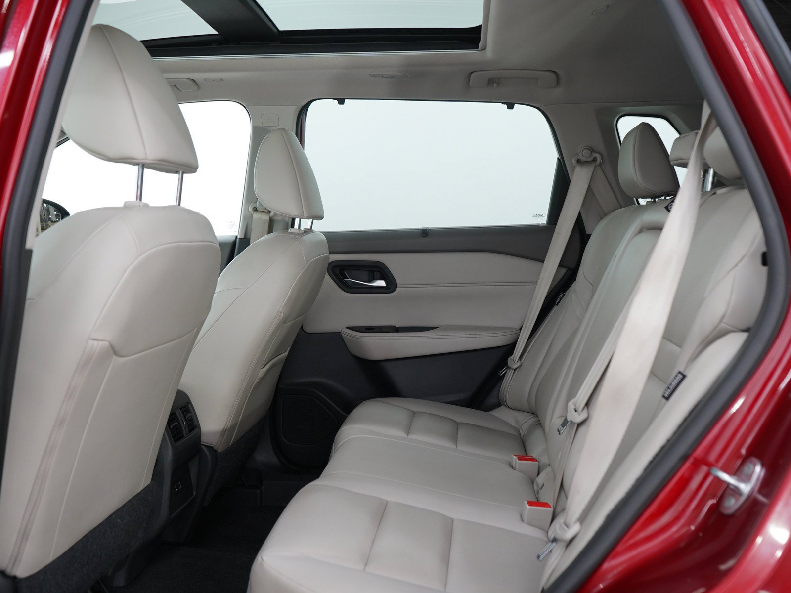 Used 2023  Nissan SV image 15
