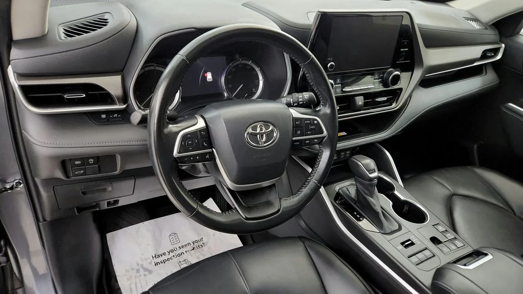 Used 2023 Gray Toyota XLE image 22