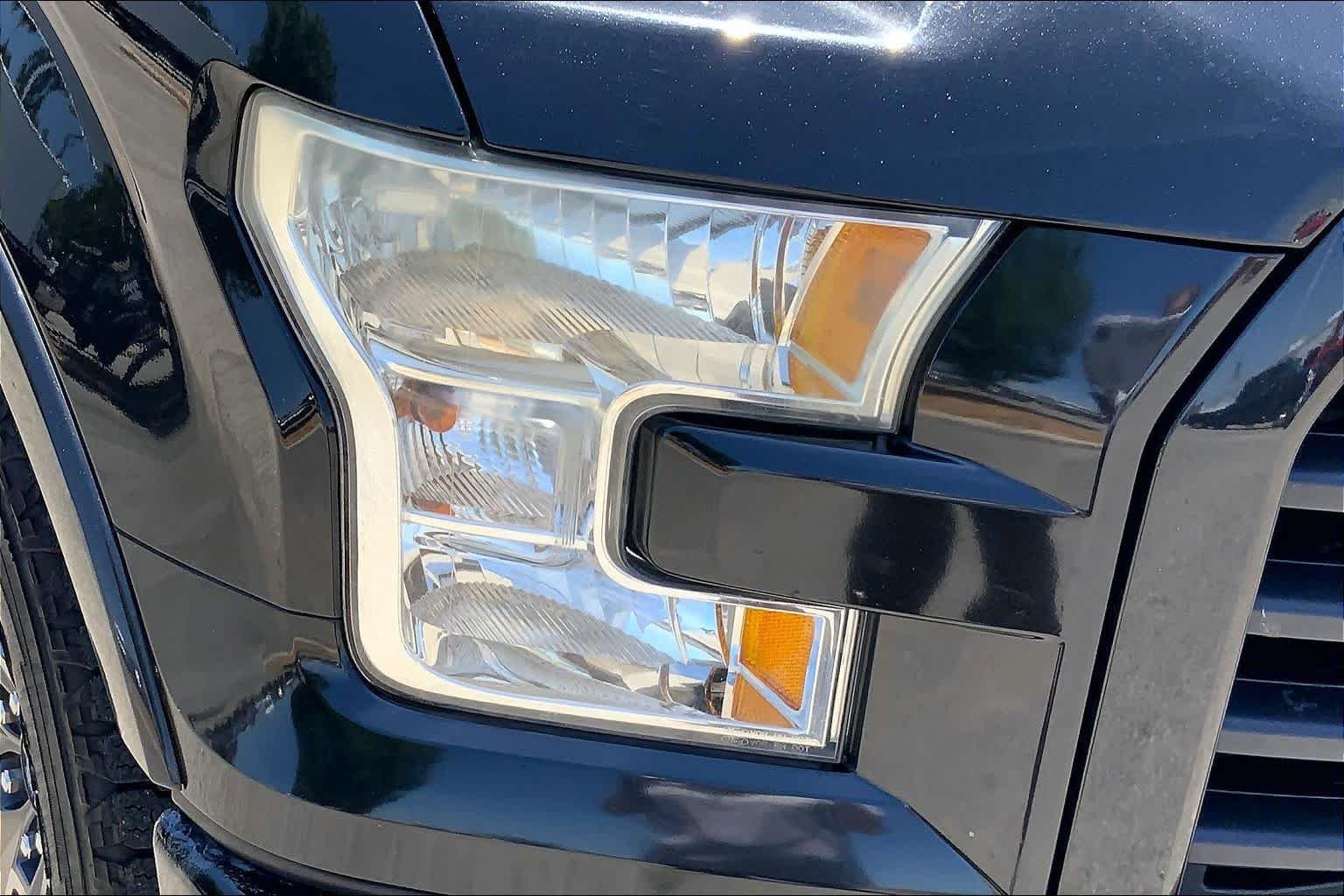 Used 2015 Tuxedo Black Metallic Ford XLT image 27