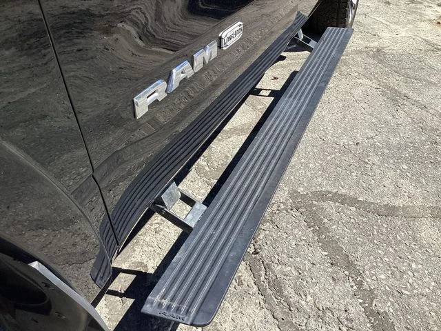 Used 2021 Diamond Black Ram Limited image 19