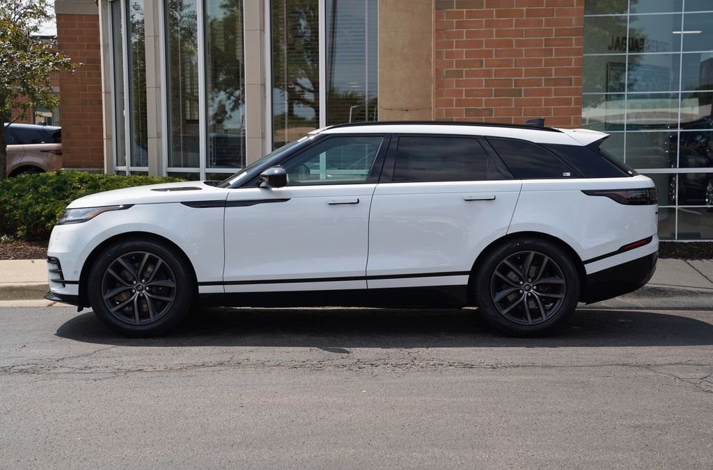New 2026 Fuji White Land Rover P250 Base image 2