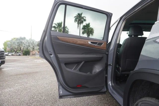 New 2026 Pure Gray Volkswagen 2.0T SE w/Technology image 21