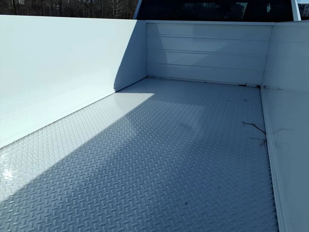 New 2026 Summit White Chevrolet WT image 25