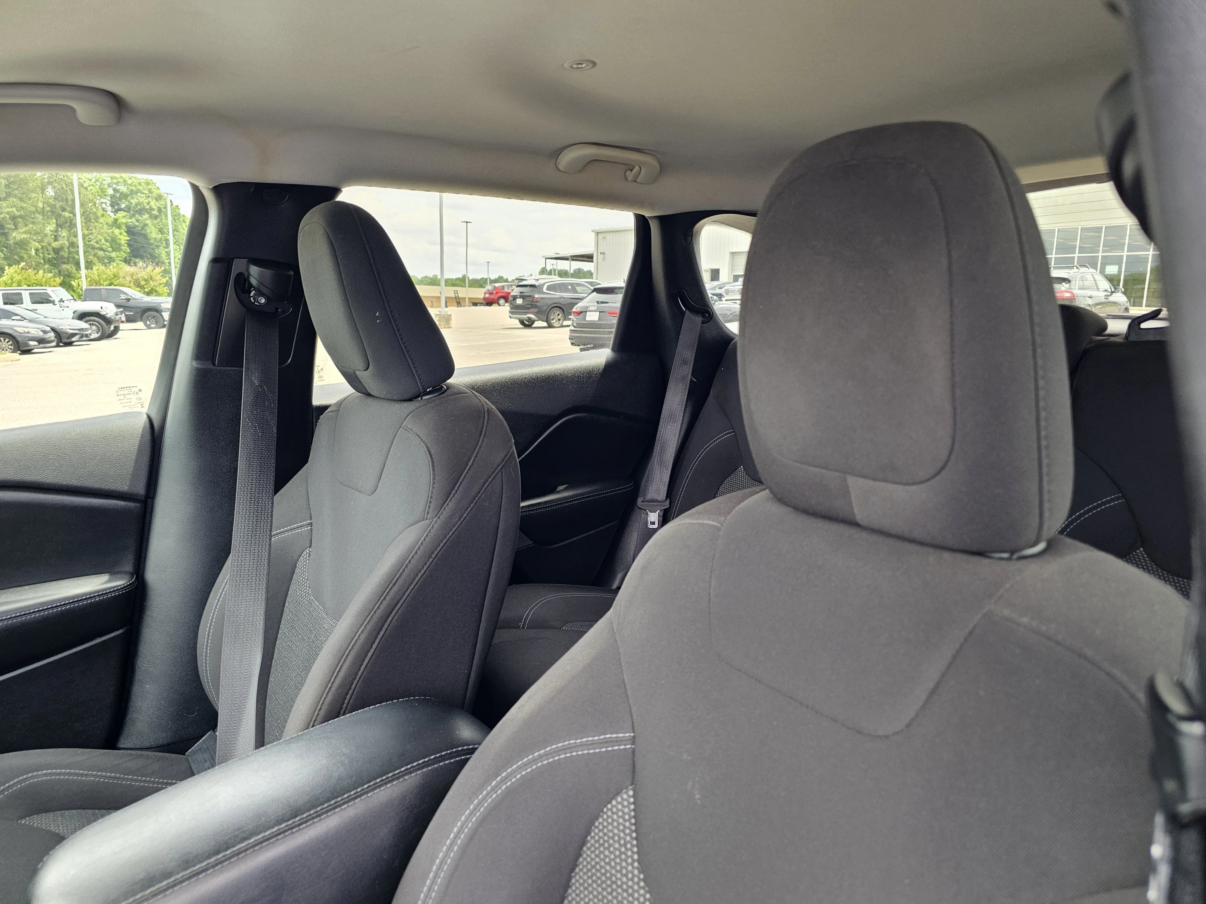 2021 Jeep Cherokee Latitude - Photo 18