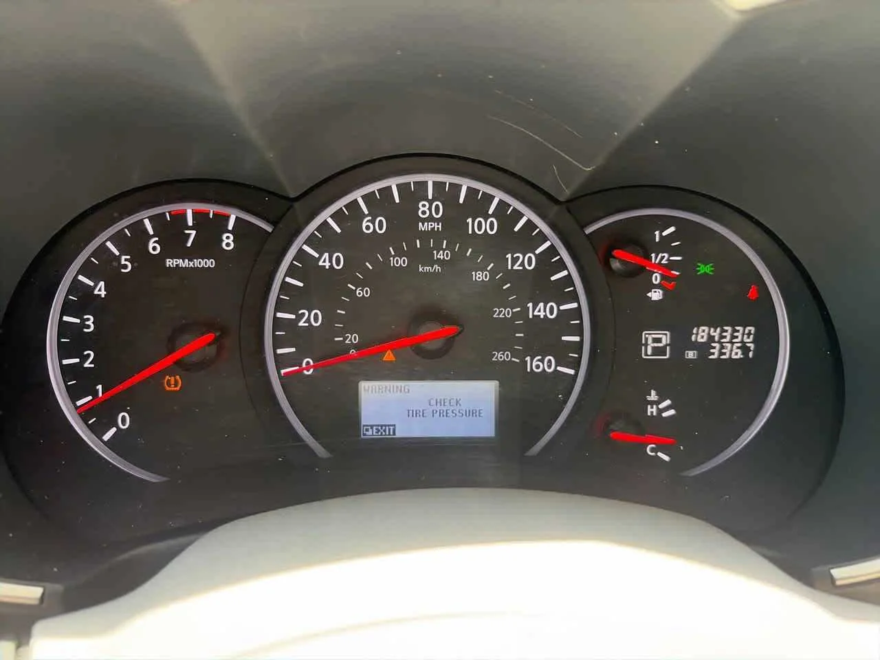 Used 2012 Platinum Graphite Nissan SL image 28