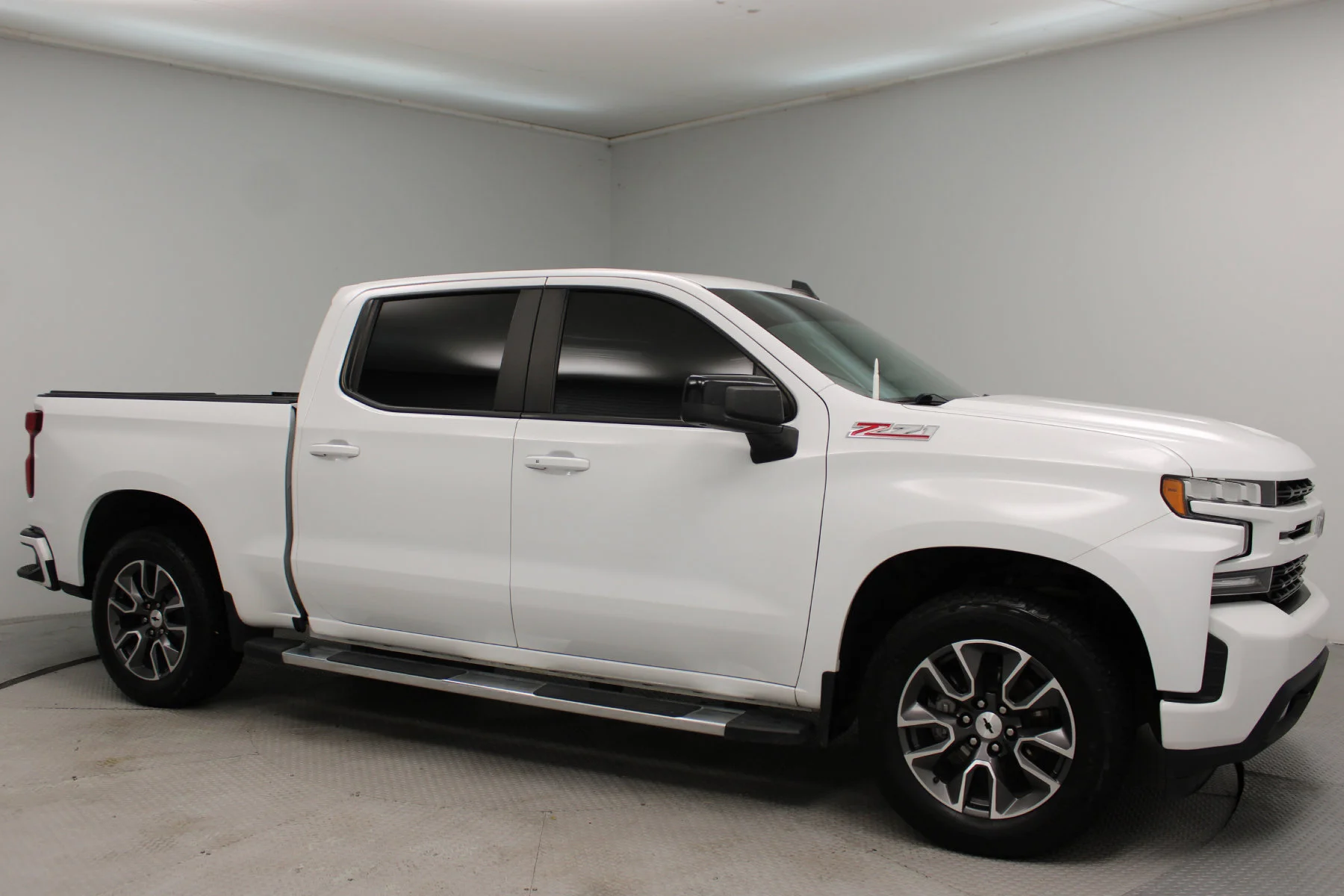 Used 2022 Summit White Chevrolet 4WD Crew Cab 147 RST image 23
