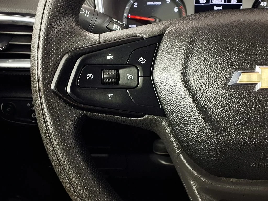 Used 2023 CRIMSON METALLIC Chevrolet LT image 18
