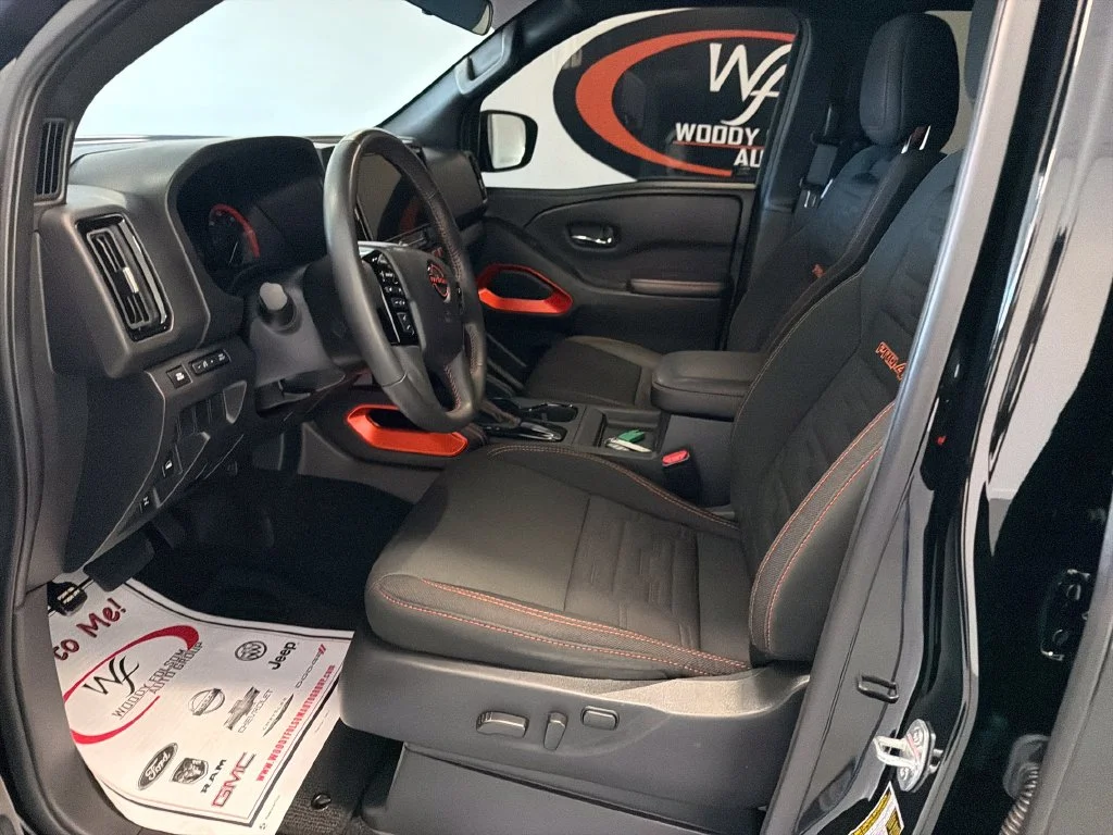 Used 2025 Black Nissan PRO-4X image 10