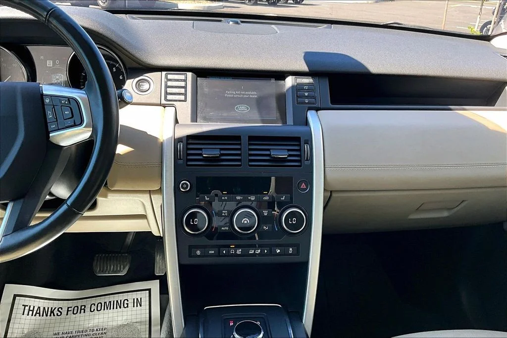 Used 2019 Loire Blue Metallic Land Rover HSE image 6