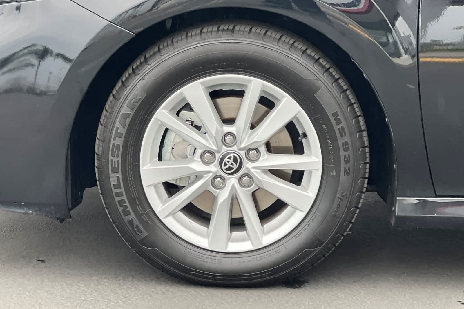 2025 Toyota Camry LE - Photo 24