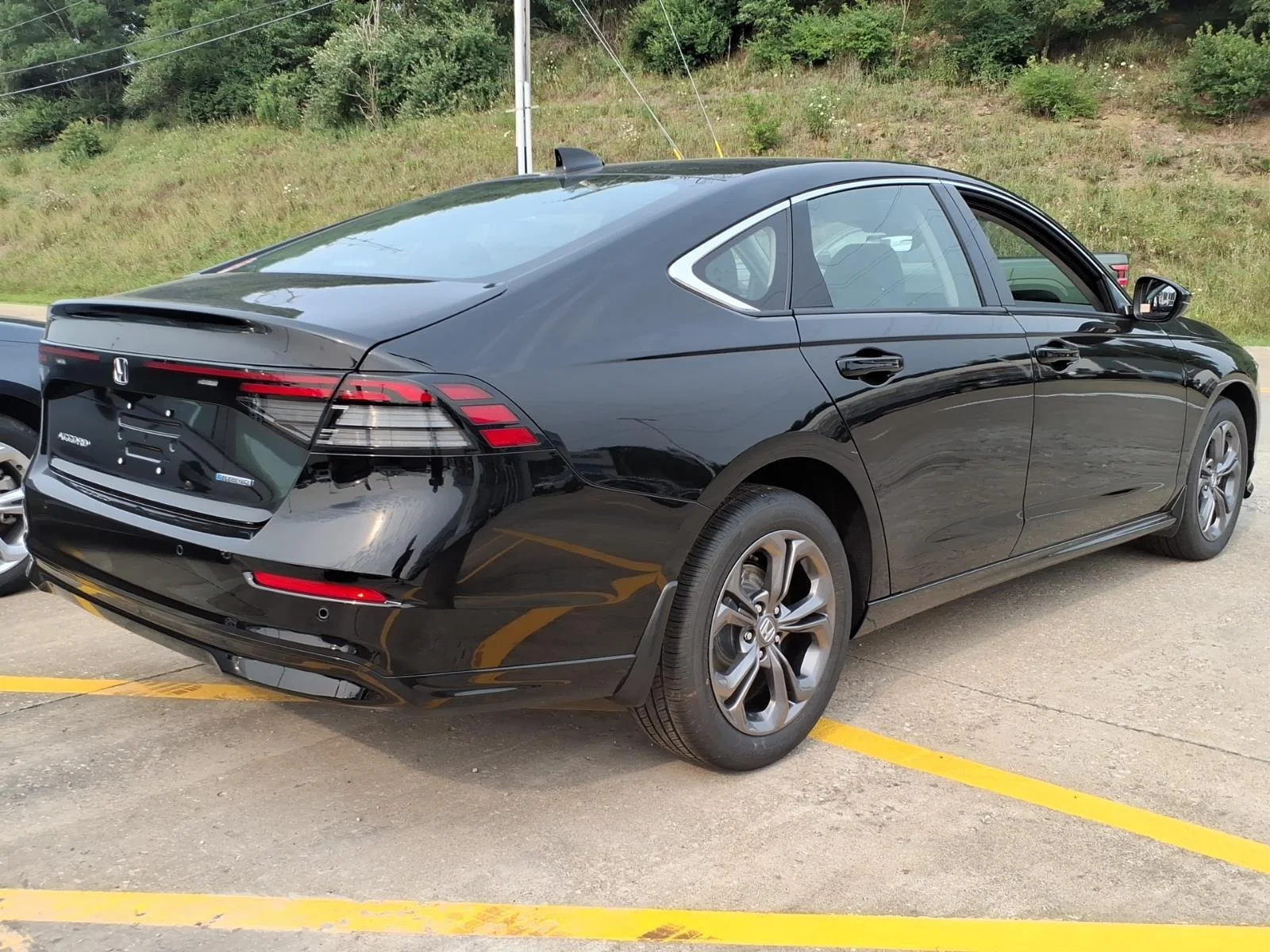New 2026 Crystal Black Pearl Honda EX-L image 2