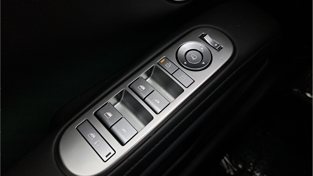 New 2026 White Hyundai SEL Premium 8P image 25