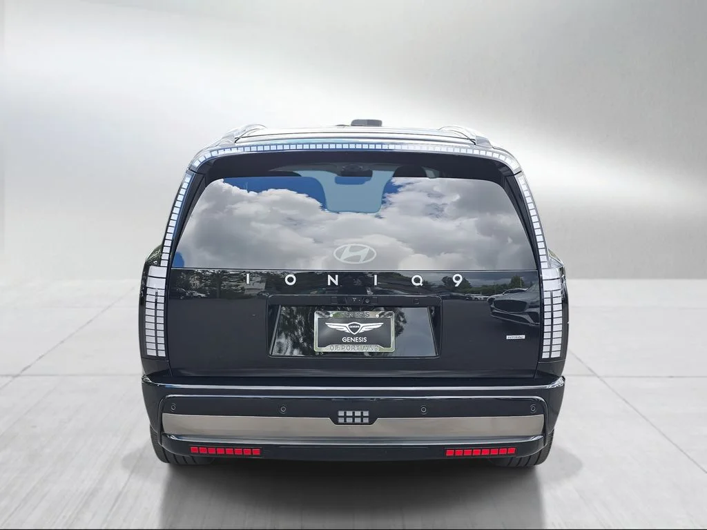 Used 2026 Abyss Black Hyundai Performance Calligraphy image 4