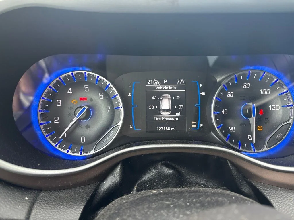 Used 2018 White Chrysler Touring L image 15