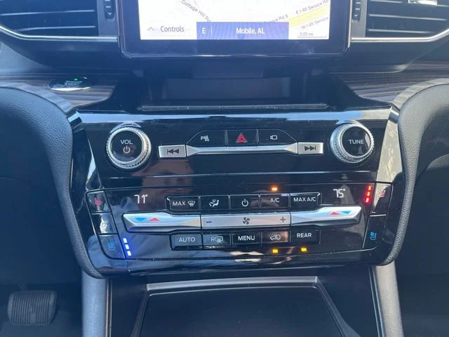 Used 2021 White Ford Limited image 18