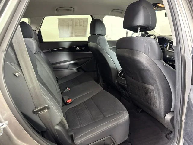 Used 2017 Silver Kia LX image 5