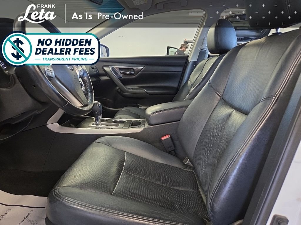 Used 2013 Pearl White Metallic Nissan  image 13
