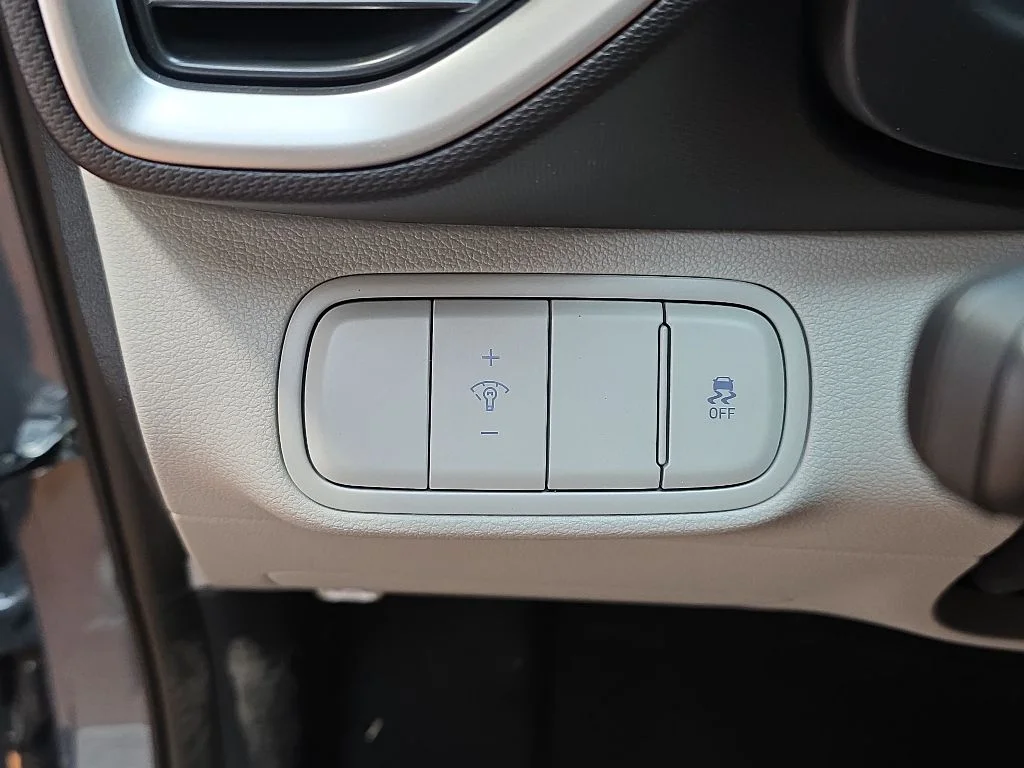 Used 2026 Ecotronic Gray Hyundai SEL image 23