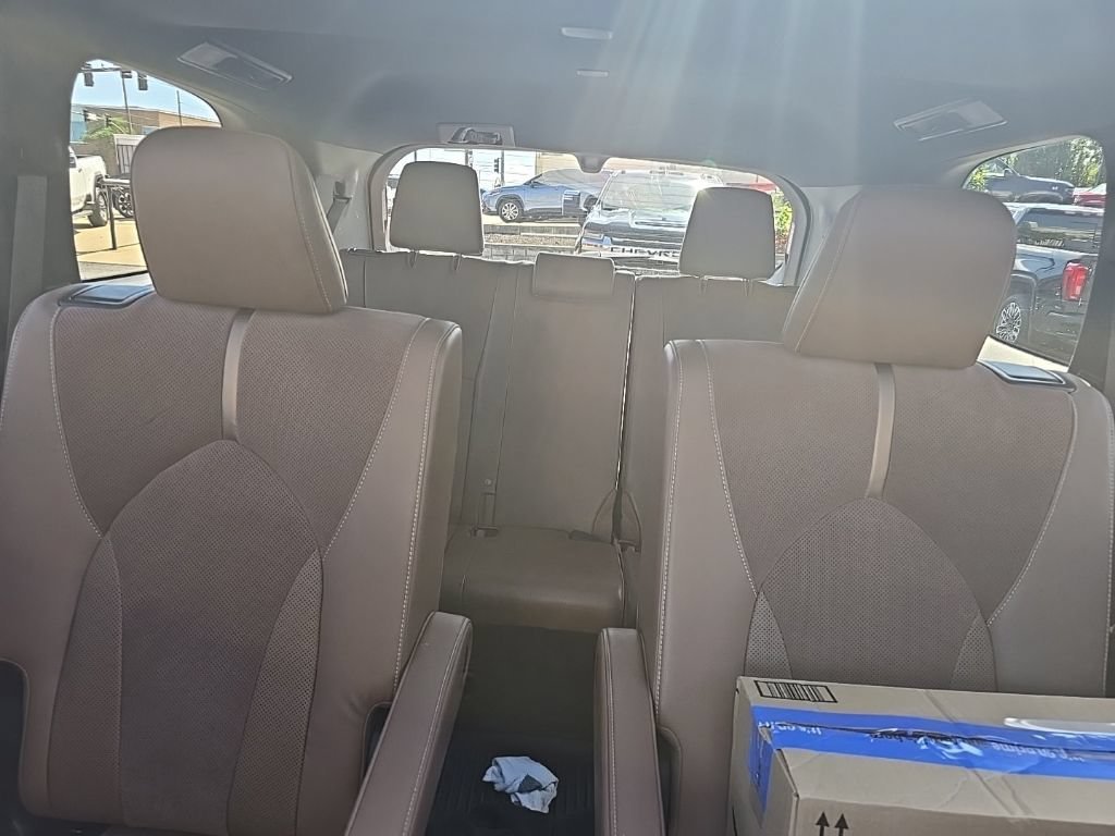 Used 2024 Off-white Toyota Hybrid Platinum MAX image 10