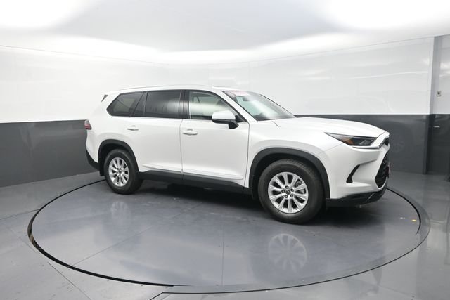 Used 2026 Beige Toyota XLE image 22