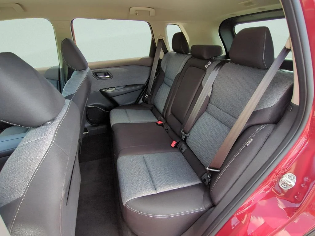 Used 2021 Red Nissan SV FWD image 14