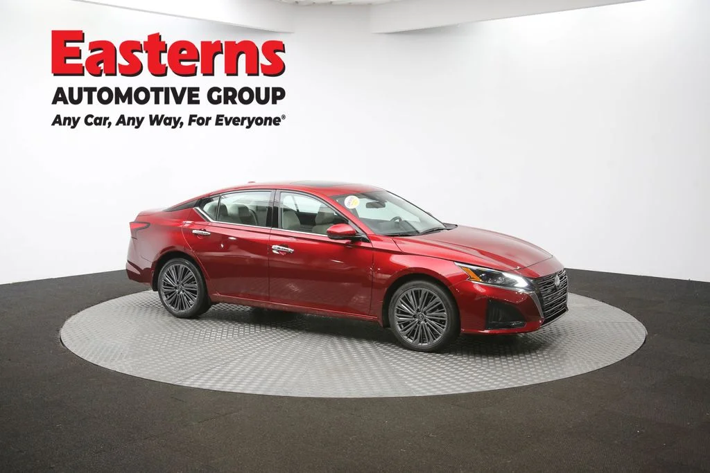 Used 2023 Red Nissan 2.5 SL image 47