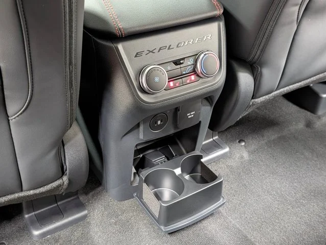 New 2026 Star White Metallic Tri-Coat Ford ST-Line image 45