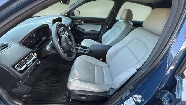 Used 2025  Honda Sport image 19