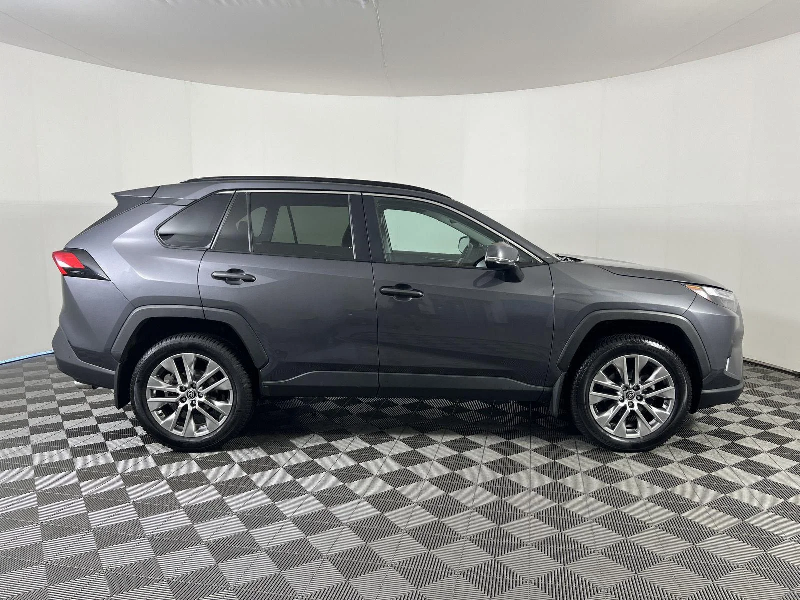 Used 2022 Magnetic Gray Metallic Toyota XLE Premium image 30