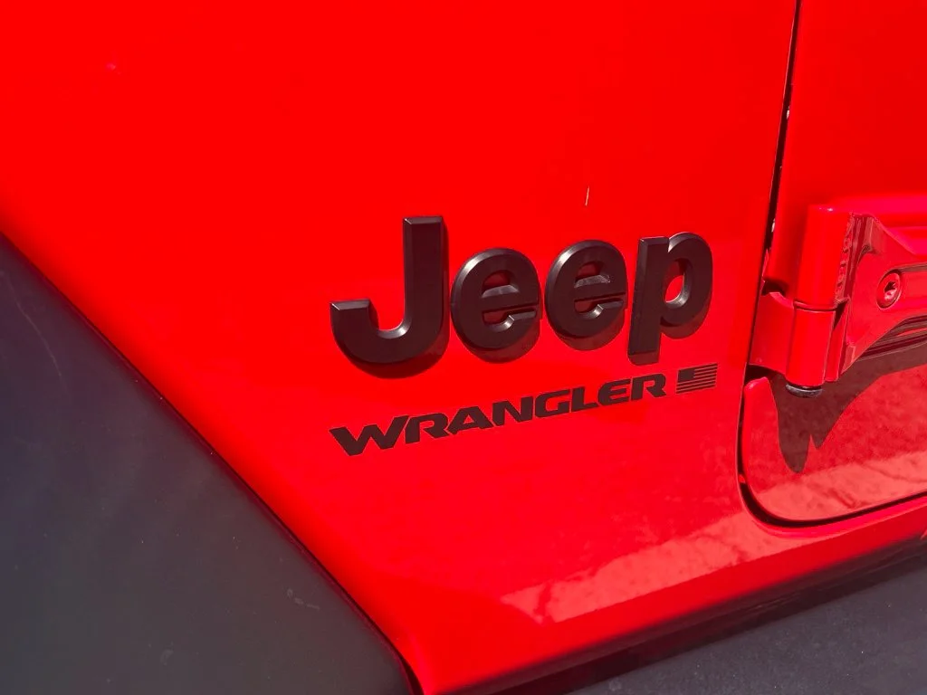 Used 2024 Red Jeep Sport S image 19