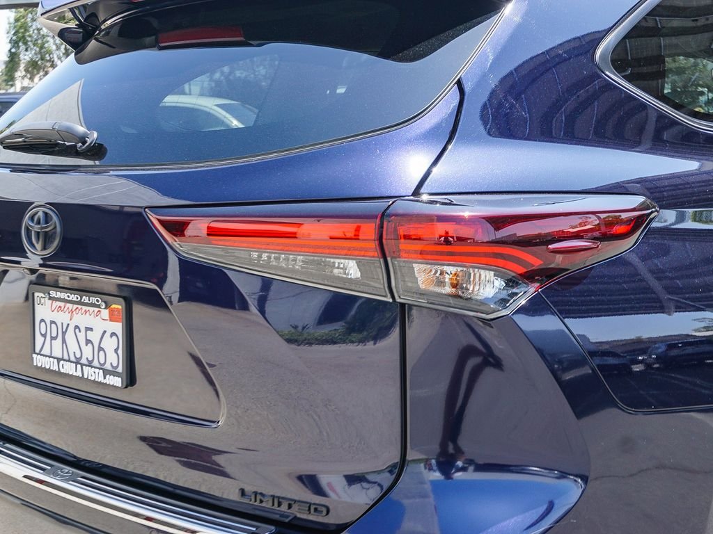 Used 2024  Toyota Limited image 7